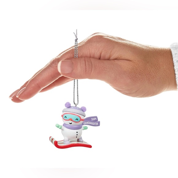 BNIB 2024 GRANDDAUGHTER SNOW GIRL SNOWBOARDING ORNAMENT - Picture 7 of 9